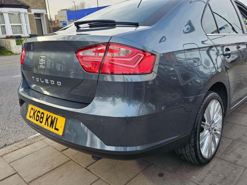 SEAT TOLEDO