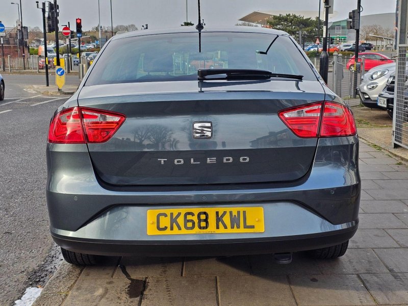 SEAT TOLEDO
