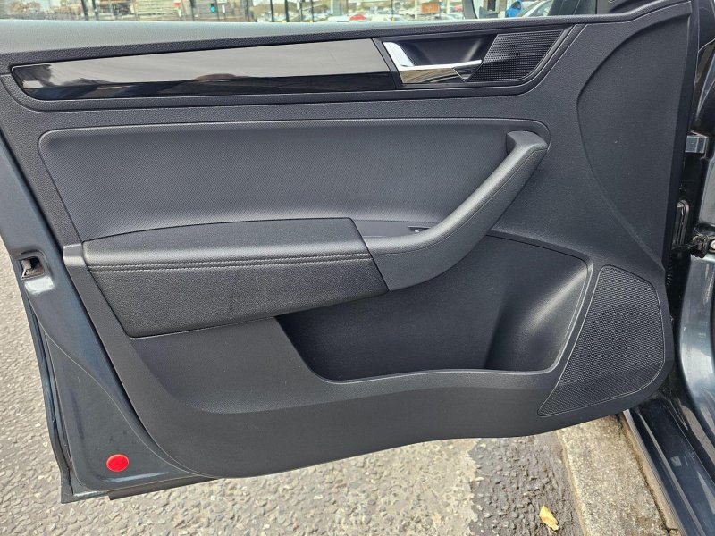 SEAT TOLEDO