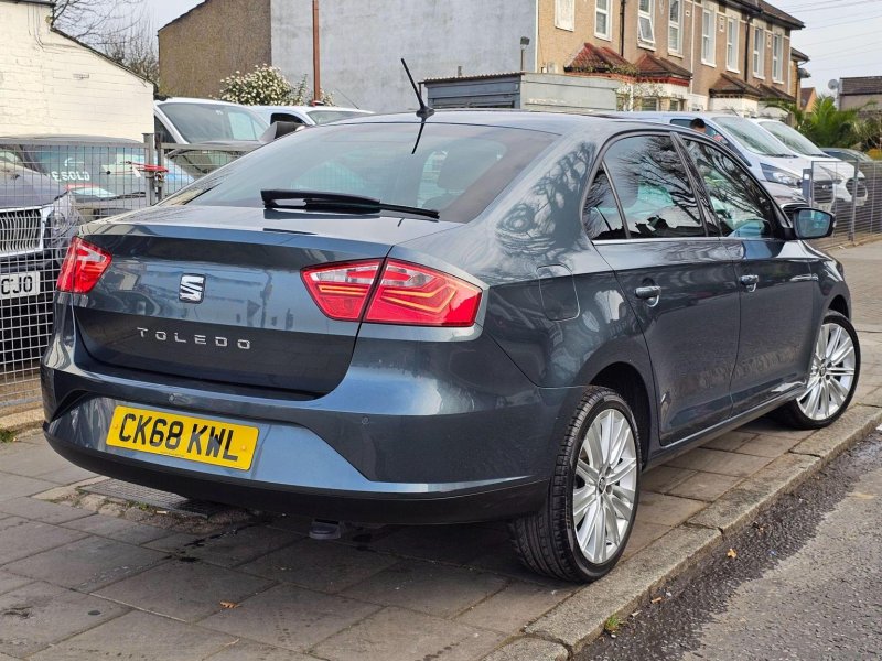 SEAT TOLEDO