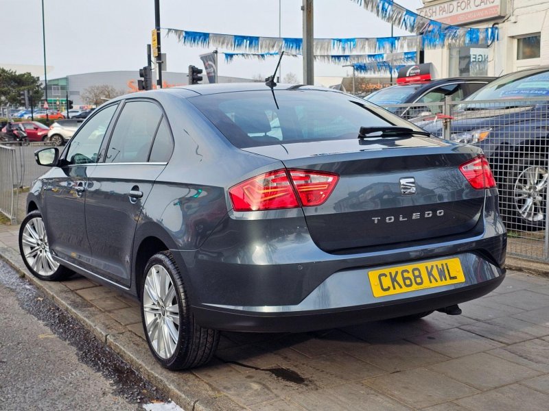 SEAT TOLEDO