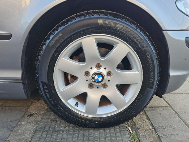 BMW 3 SERIES
