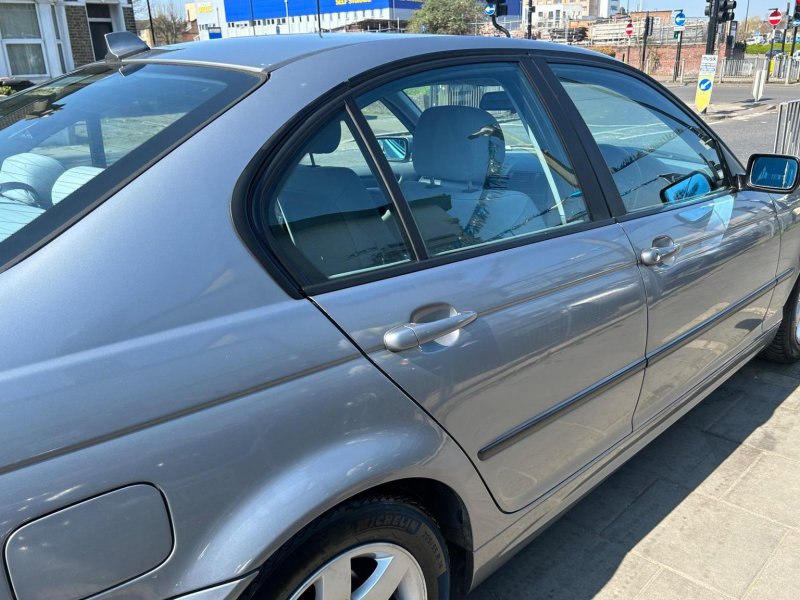 BMW 3 SERIES