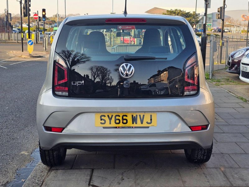VOLKSWAGEN UP