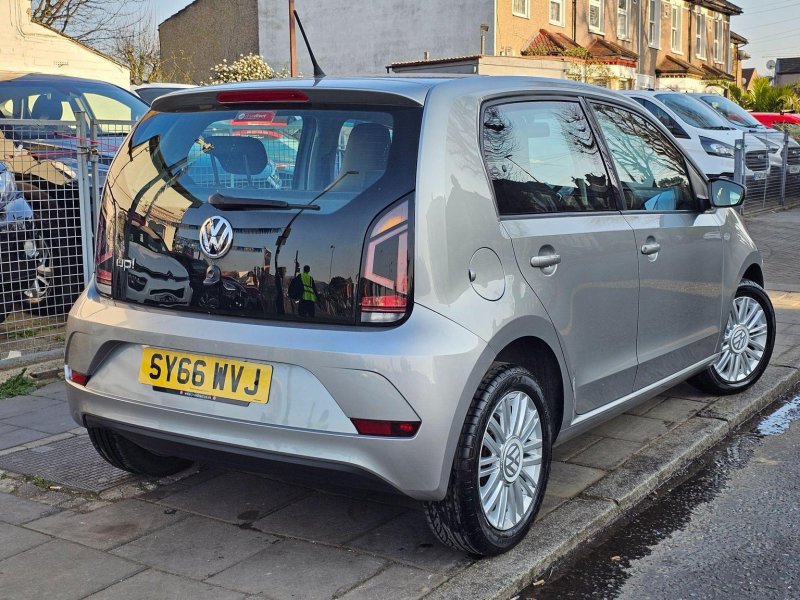 VOLKSWAGEN UP