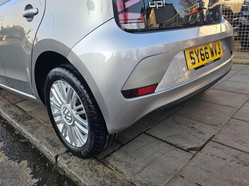 VOLKSWAGEN UP