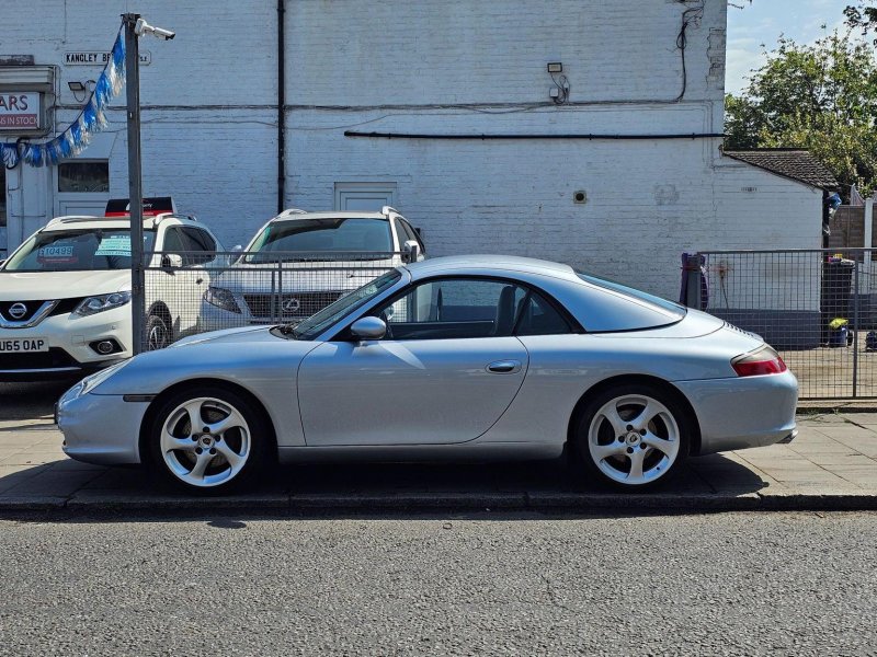 PORSCHE 911