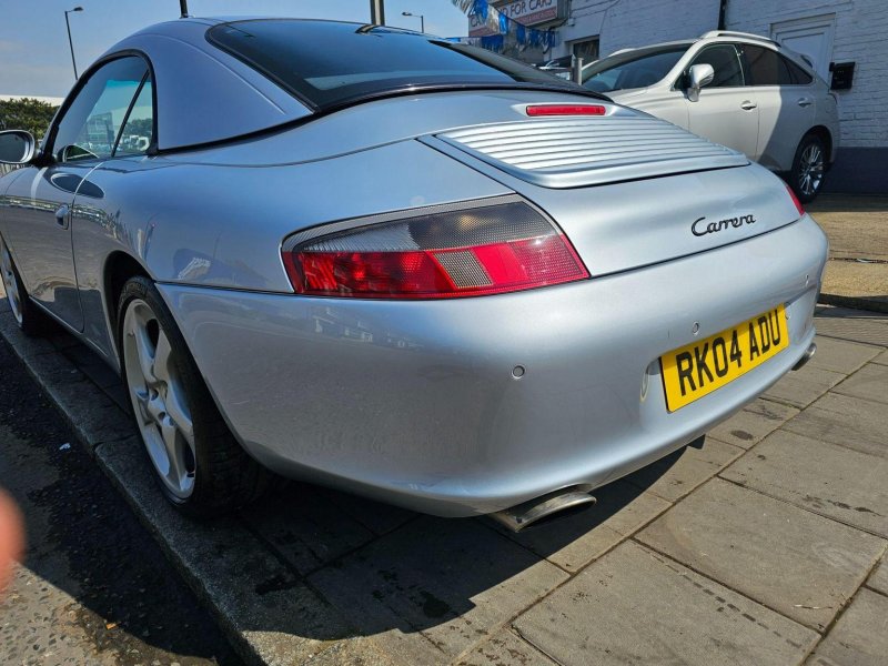 PORSCHE 911