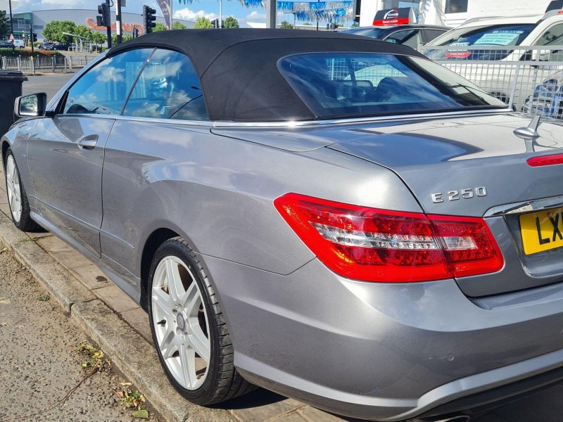 MERCEDES-BENZ E CLASS